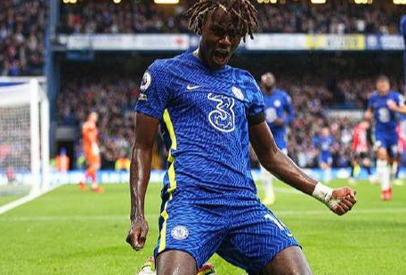 纽卡斯尔与切尔西比赛判罚争议：专家小组解析点球争议焦点