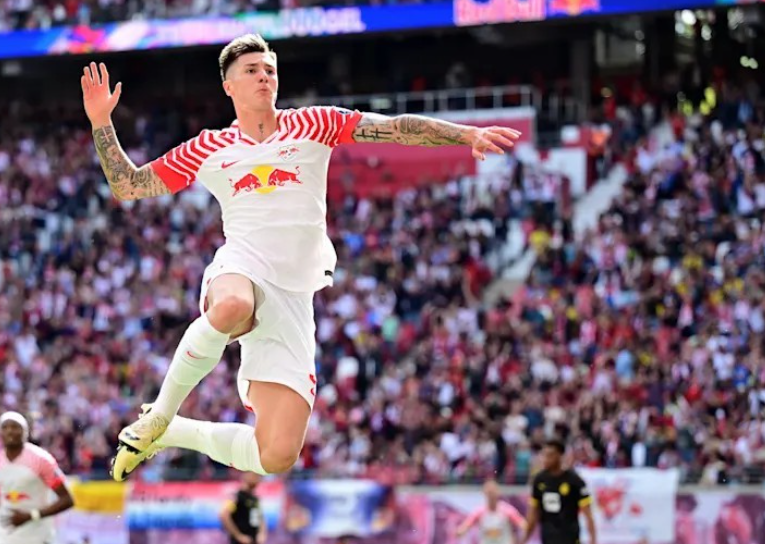 萨哈评曼联引援：舍什科签约或为决策失误